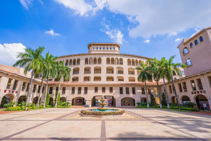 走进卓远未来实验学校：佛山民办教育的新标杆(图1)