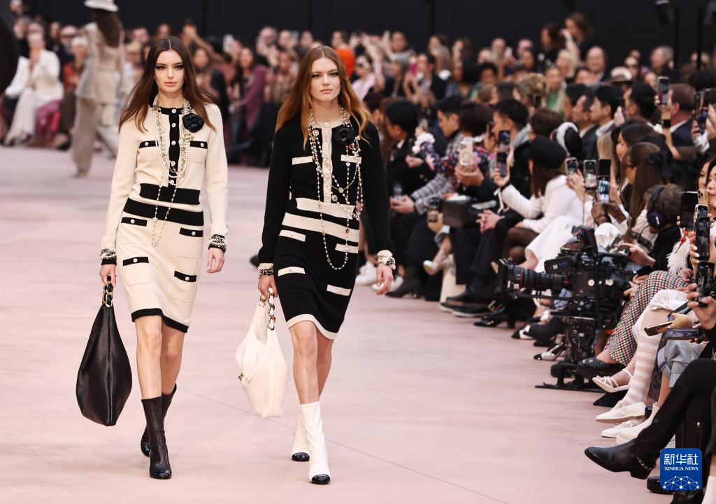 巴黎时装周——香奈儿发布秋冬新品成衣(图5)
