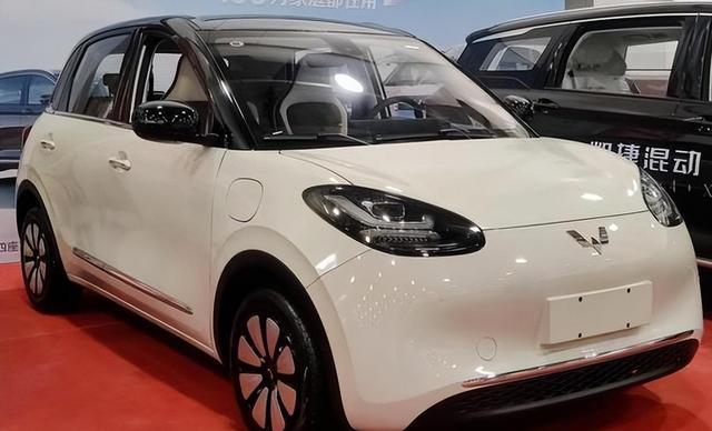 12万的五菱“零蛋”上市305km续航+6小时快充对老头乐的冲击
