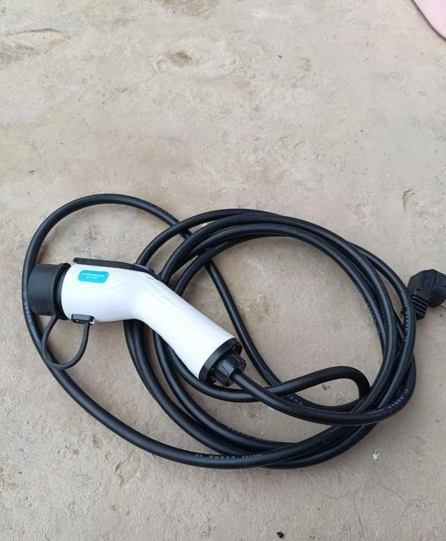 12万的五菱“零蛋”上市305km续航+6小时快充对老头乐的冲击(图2)