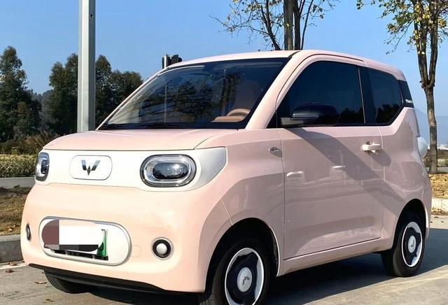 12万的五菱“零蛋”上市305km续航+6小时快充对老头乐的冲击(图3)