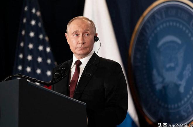 核弹头缩小千倍！普京亮出海燕杀手锏全球震惊：这不止是武器(图2)