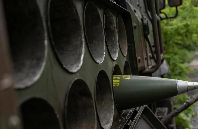 核弹头缩小千倍！普京亮出海燕杀手锏全球震惊：这不止是武器(图5)