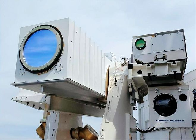 日本电磁炮还没捂热激光炮就急上舰！三组集装箱暗藏杀机(图5)