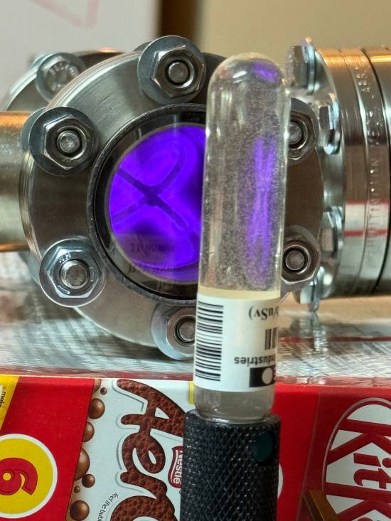 A股午评：沪指微涨029%逼近4100点创业板指涨041%创逾4年新高光刻胶及脑机接口概念股爆发半导体股活跃