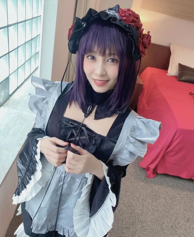 “巨乳小只马”逢见梨花：身高145cm体重38kgH杯百年难遇！(图6)