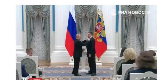 普京为女科学家颁总统奖科学之光点亮未来(图4)