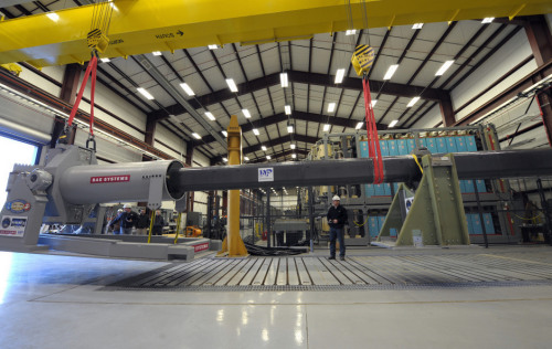 领先就领先美国中国研制首款实战陆基电磁炮亮相实力碾压美方(图1)